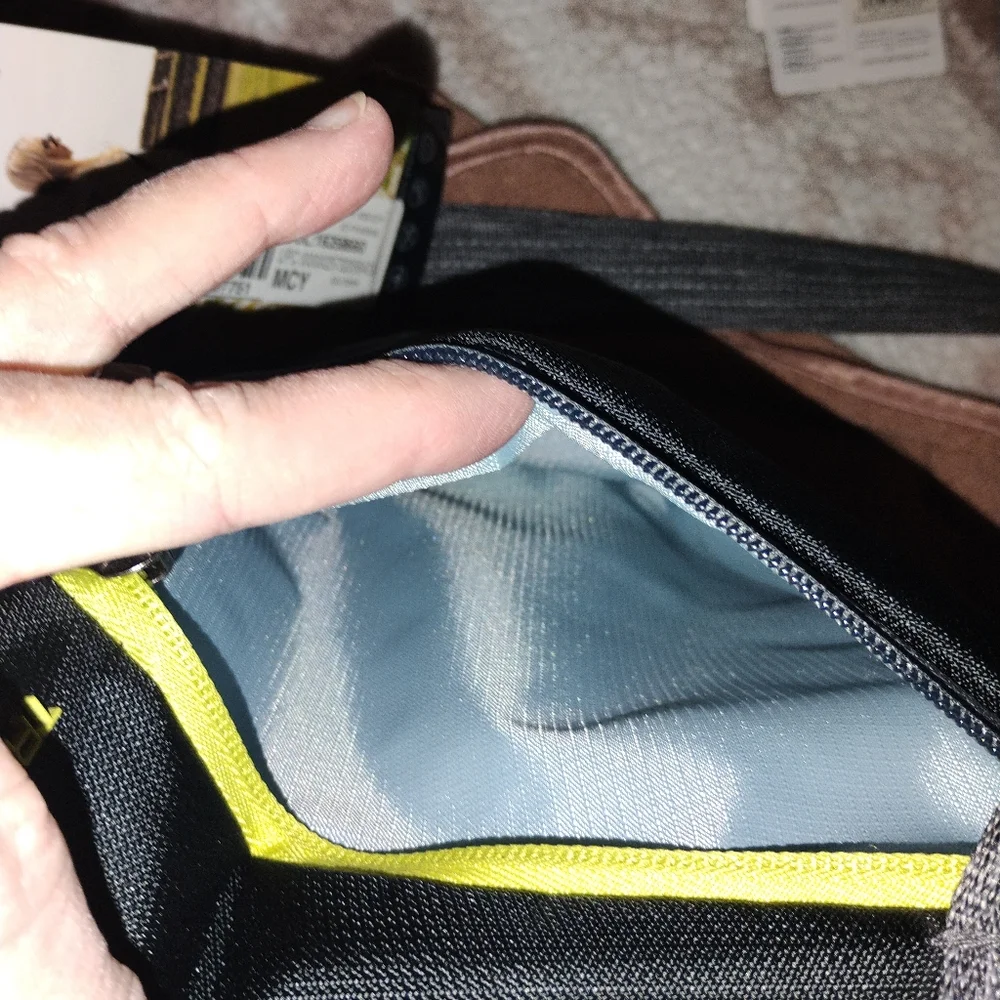 Travelon Anti Theft Greenlander Small Crossbody - Picture 5 of 13
